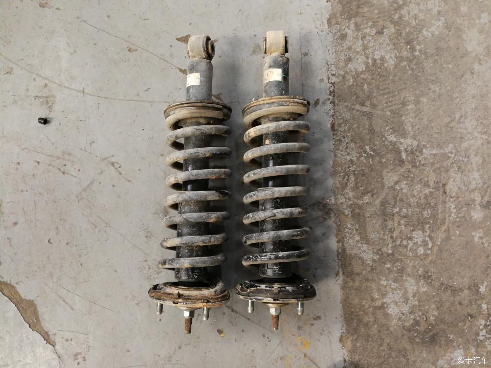 途达2021款2.5t柴油版越野视频,2021款途达四驱七座越野视频