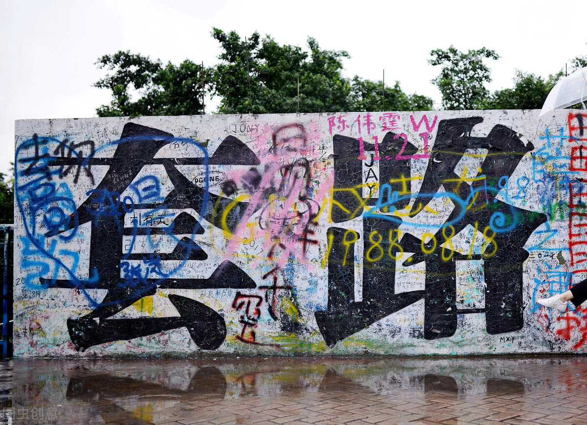 内忧外患的美团，一边吸血，一边亏损