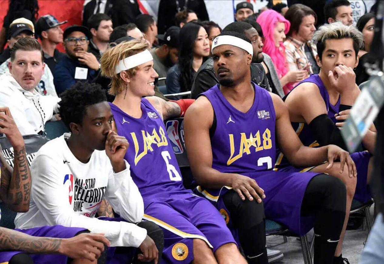 肖战王一博最近一次同台图片,肖战王一博错位时空