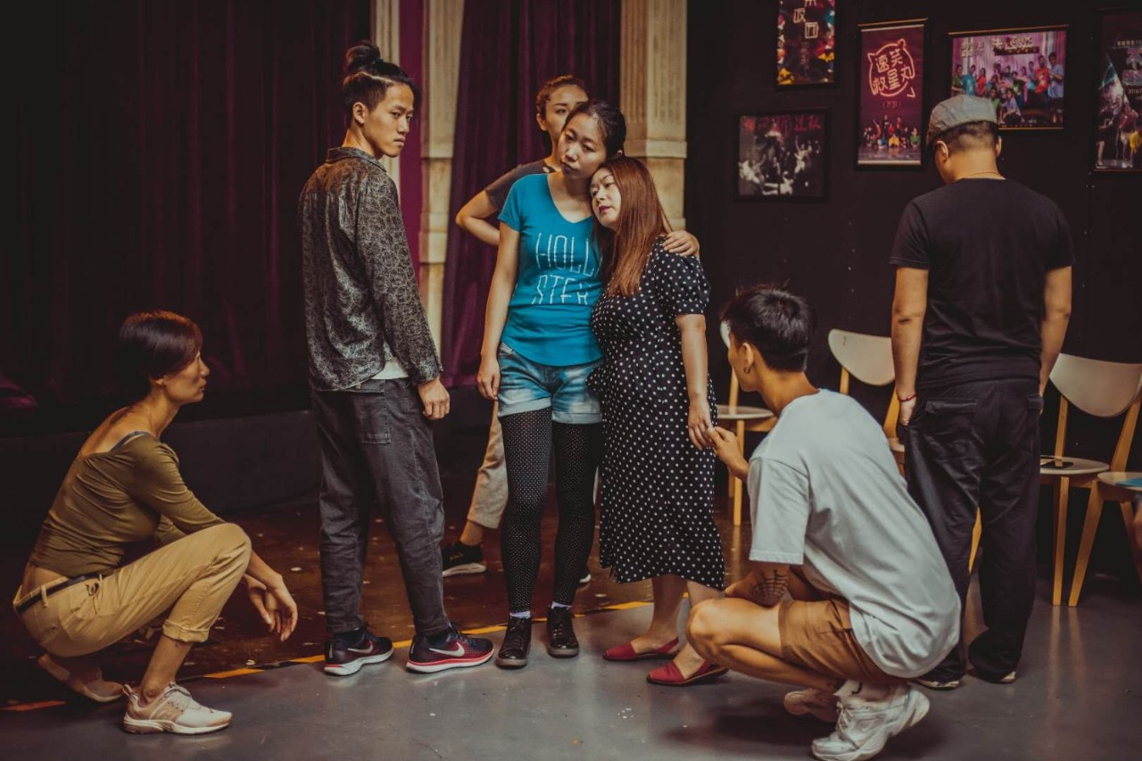 罗小佩，作为戏剧、电影导演的她，曾经学的竟然是神学？