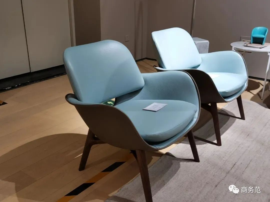 现在大家还买奢侈品吗,为什么现在大家喜欢买奢侈品