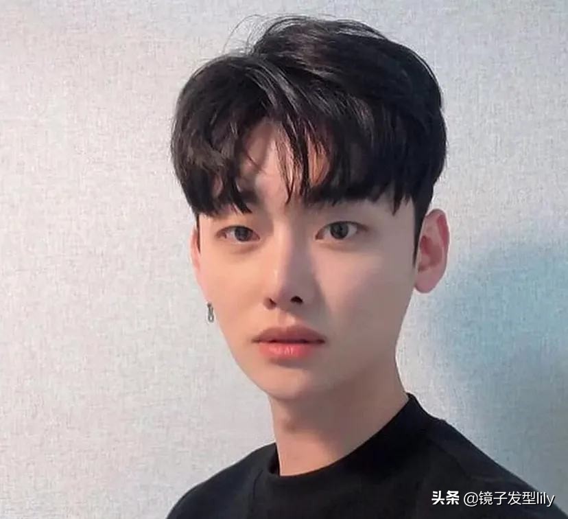 今年最流行的男发纹理烫钢铁烫,今年流行的男士发型韩式纹理烫