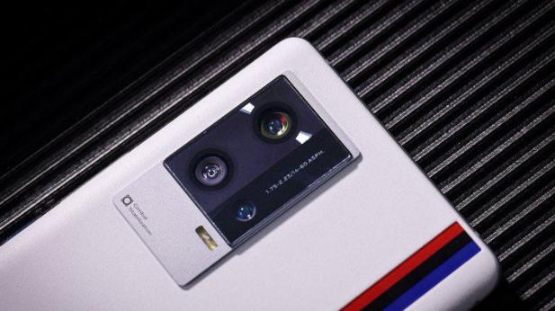 iPhone13拍照有马赛克？别再神话苹果拍照，该看看安卓了