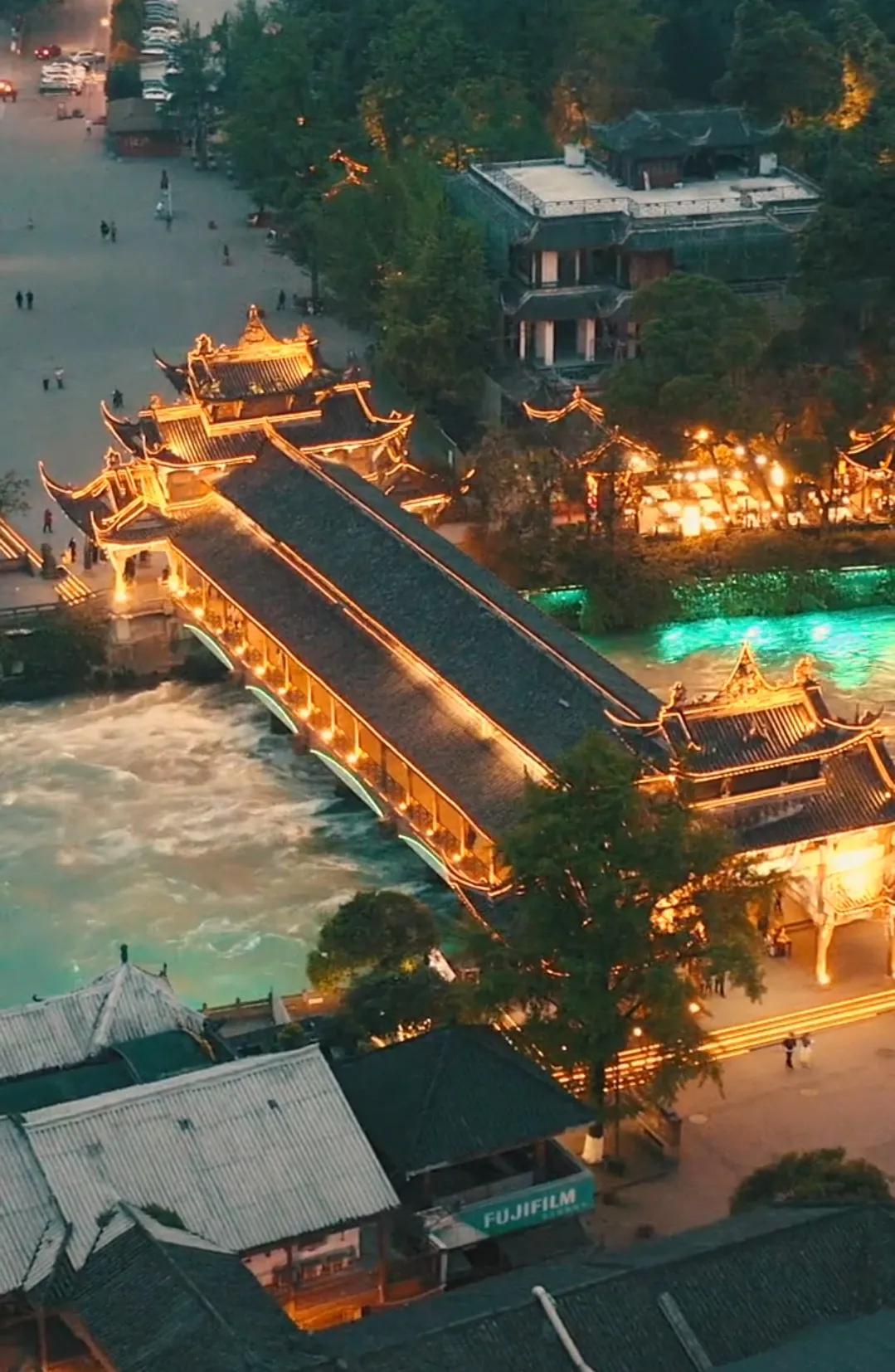 乐山和都江堰哪个地方居住环境好,都江堰居住环境