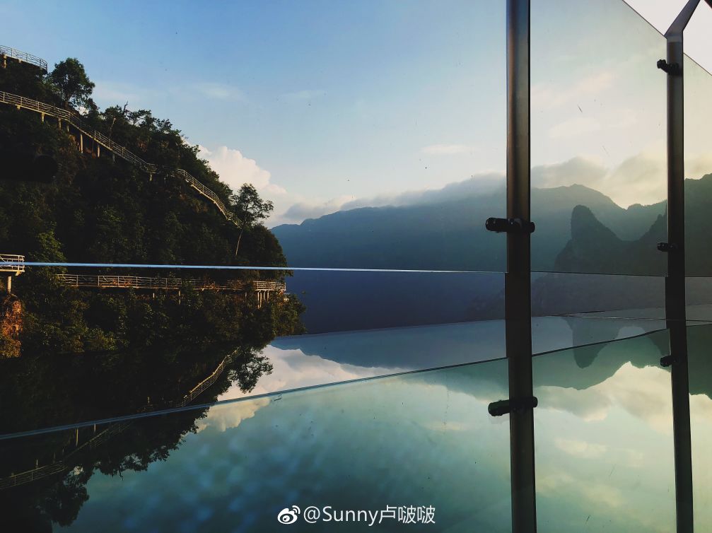 成都坐动车直达这片原始秘境！深幽峡谷、云海奇观、罕见古村…带你逃离夏天！