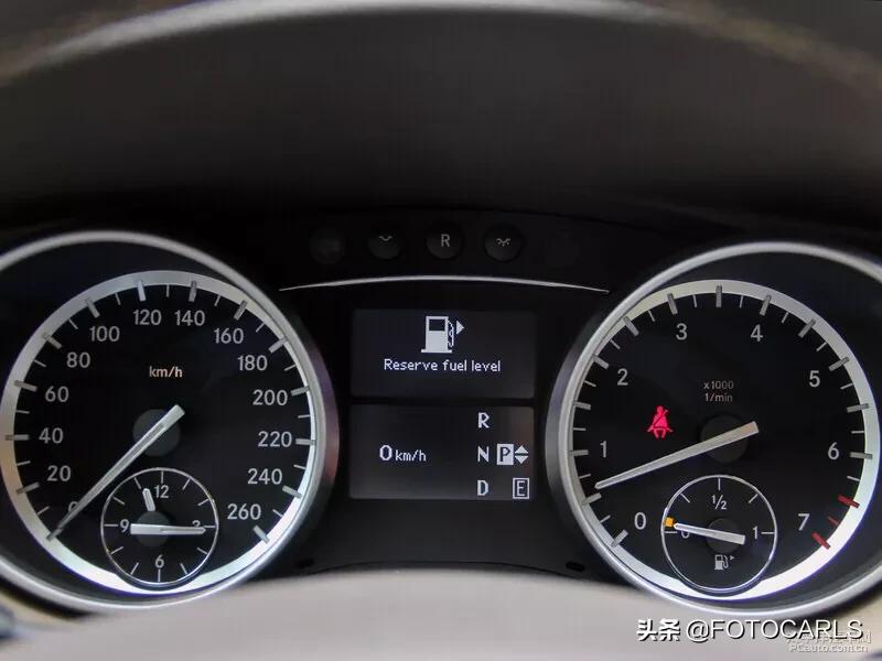 2017款奔驰r320豪华型测评,奔驰r320商务臻藏版2017评测