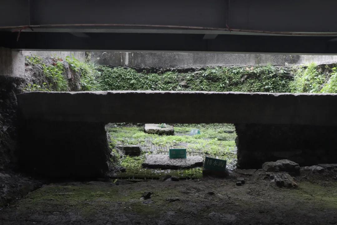 南宋御街商业管理公司,南宋御街与河坊街是一个地方吗