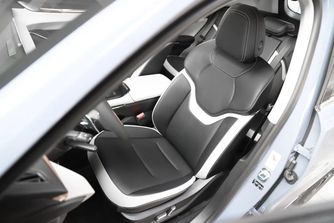 哈弗h63代2.0t最低配多少钱,哈弗h6三代2.0t与长安cs75plus2.0