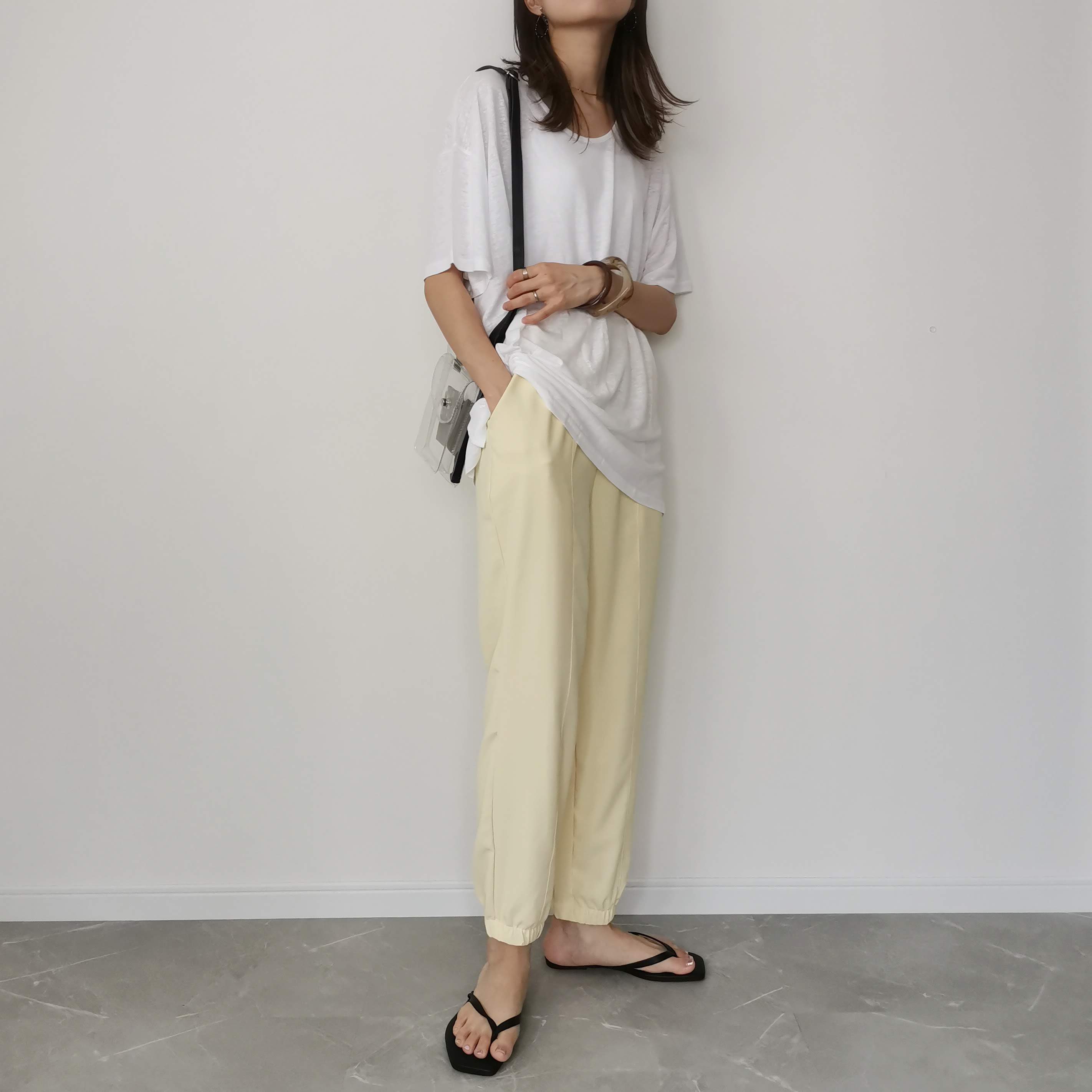 搭配白色裤子的短上衣推荐,今夏穿这四款裤子随便搭配都很美