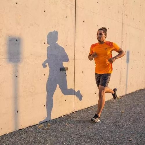 跑步后小腿酸痛第二天能继续跑吗,跑后小腿酸胀是什么原因