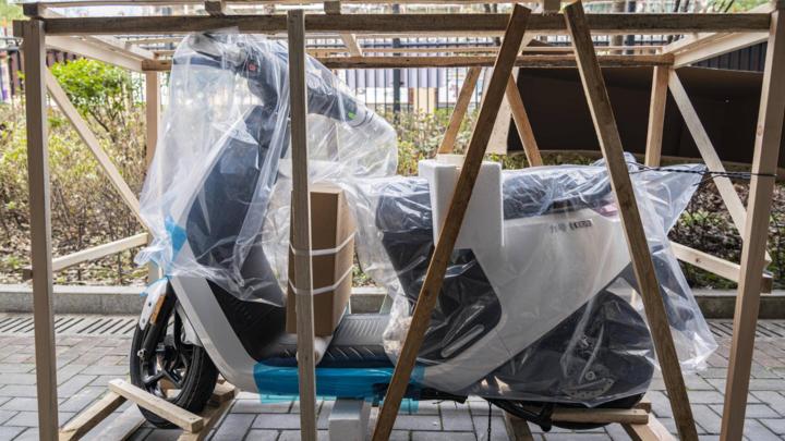 大灯炫酷有型,九号e100大灯效果