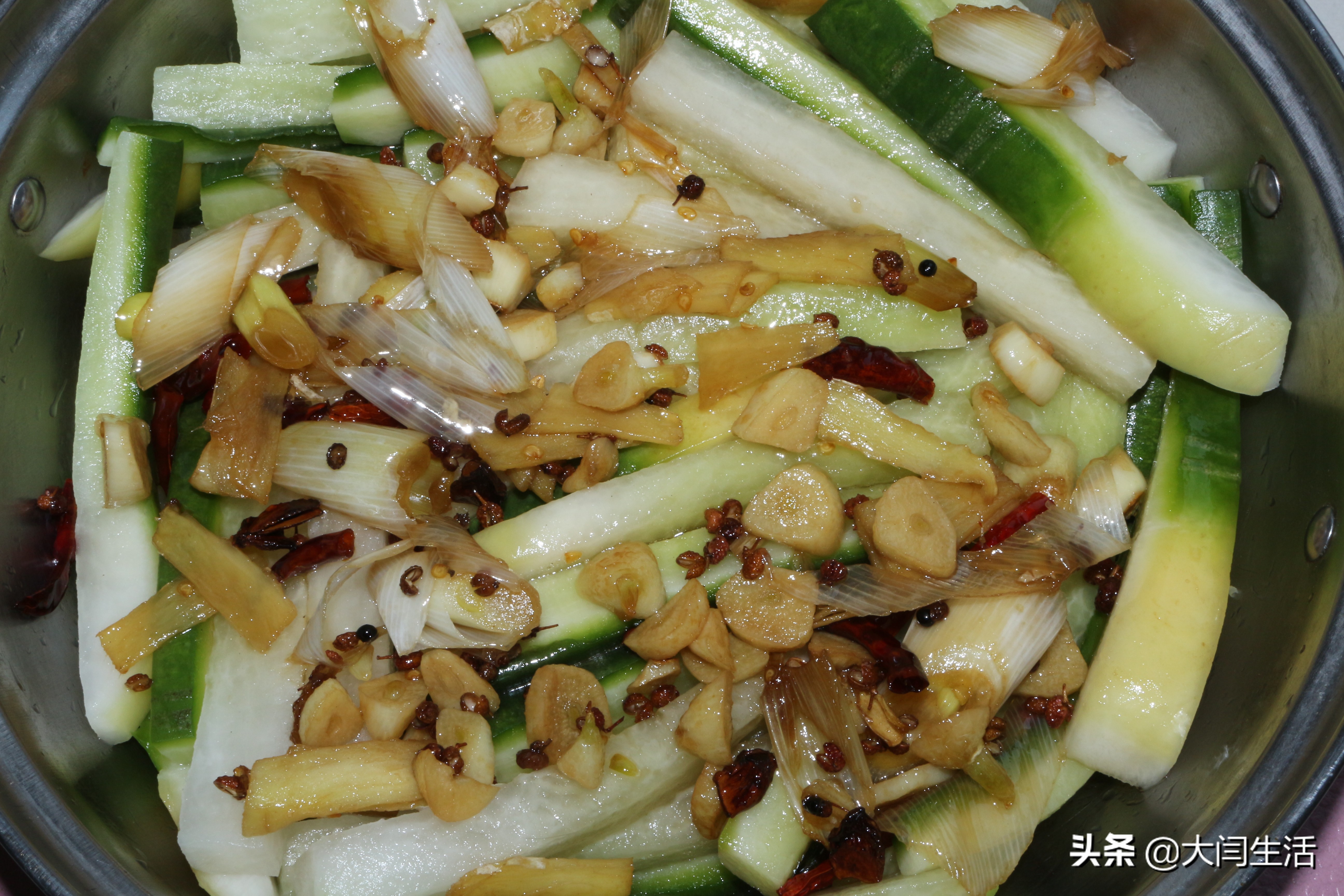 一家三口腌萝卜的做法甜酸脆,酸甜萝卜小菜的腌制方法