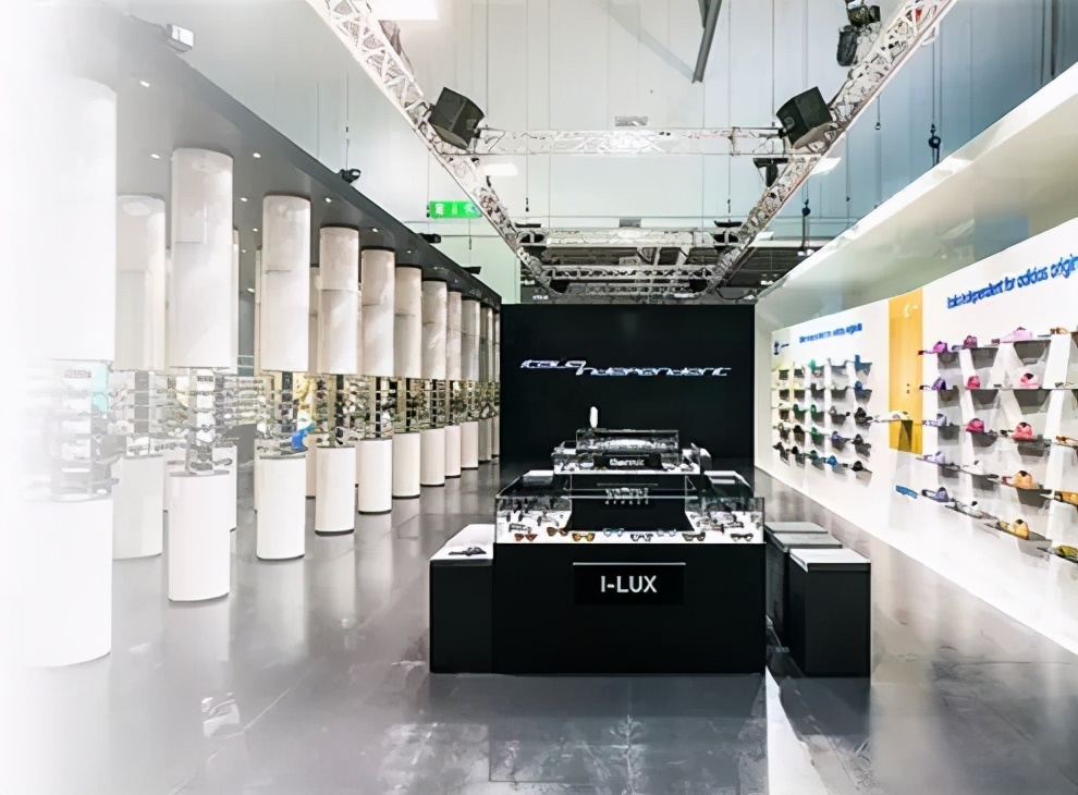 ItaliaIndependent：意大利“国民老公”喊你换眼镜啦