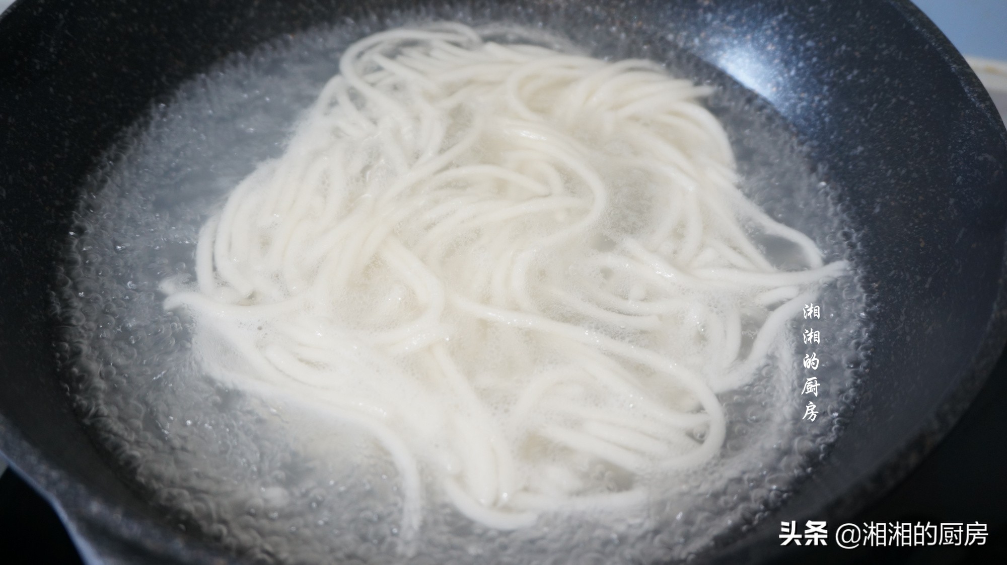 家庭版湖南米粉怎么煮,湖南米粉正宗的做法在哪里