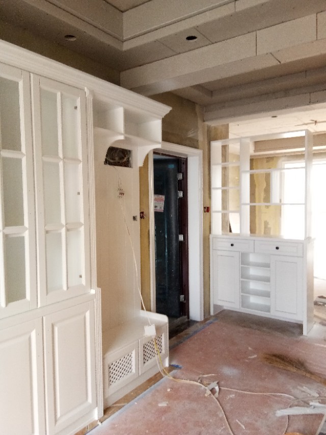 实木打柜子刷什么油漆好,柜子喷漆和刷漆区别效果图片