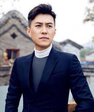 靳东一开口就秒杀众人,靳东人设崩塌被吐槽