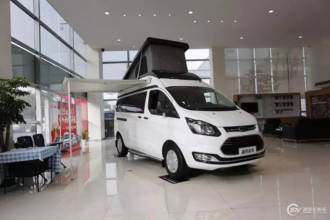 36.98万的轻卡房车,最新款2.5米湖光自动挡房车