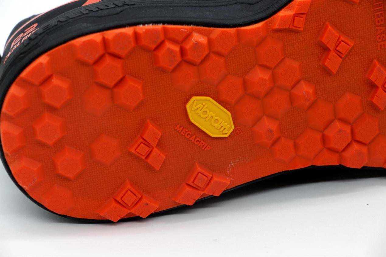 vibram防滑跑鞋徒步,vibram大底耐磨测试