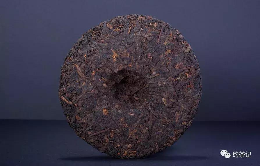 普洱茶是如何压成饼的,普洱茶为什么要压饼或压砖