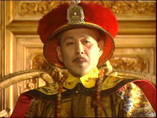 康熙皇帝究竟是一个什么样的人？专家：娶姑姑为妻，暴打太子老师