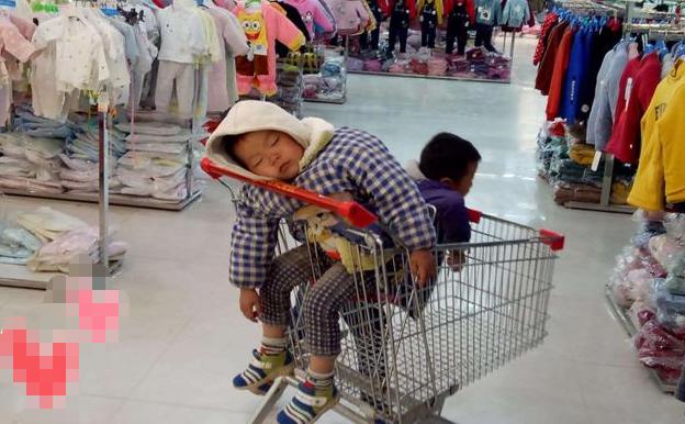 童装和婴儿衣服大小怎么选,童装买多大孩子穿的比较好