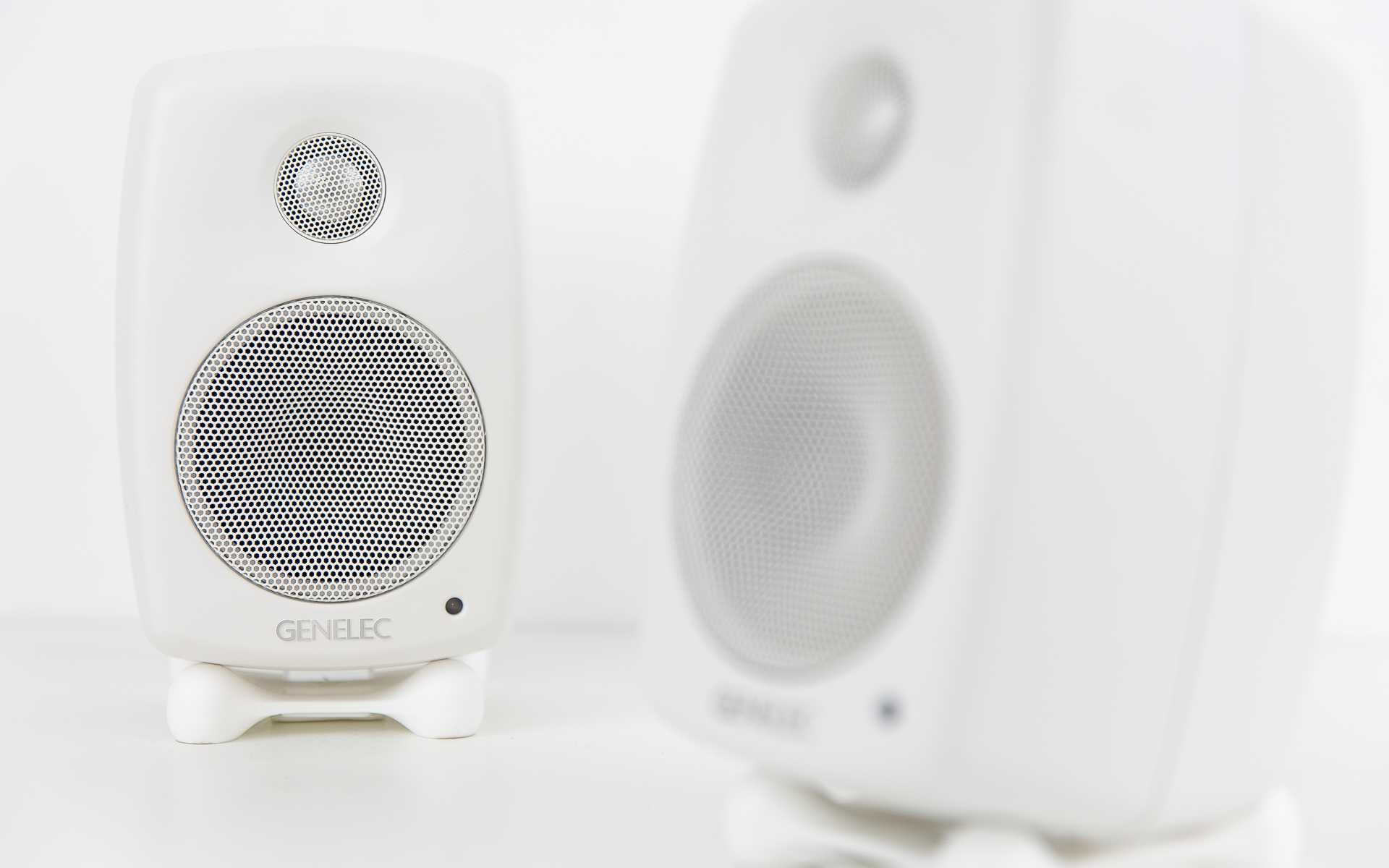 真力genelec g1 f1 立体声2.1 (genelec 真力g one g1)