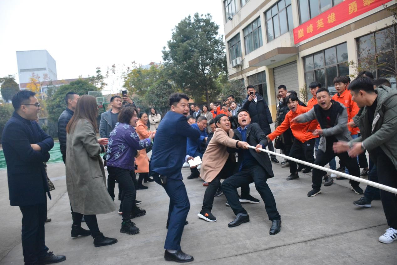 宸呭嘲缇庣紳璐靛窞杩愯惀涓績,宸呭嘲鑰呯編缂濊嫳闆勪細