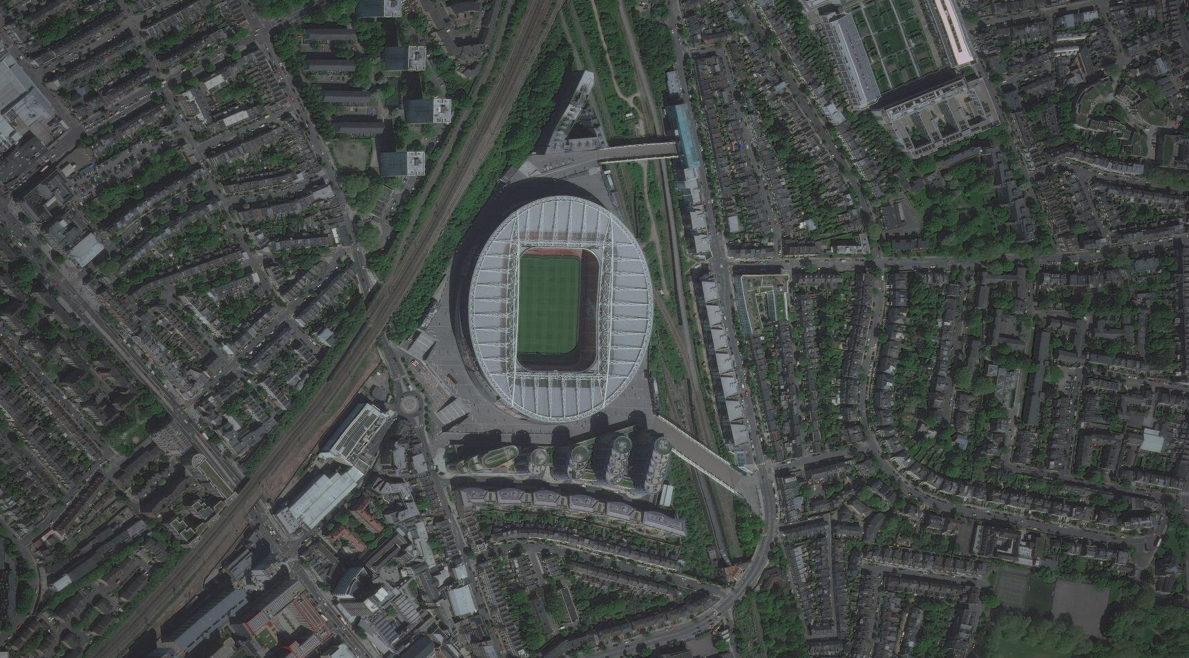 卫星地图看伯纳乌,欧洲十大足球场外观