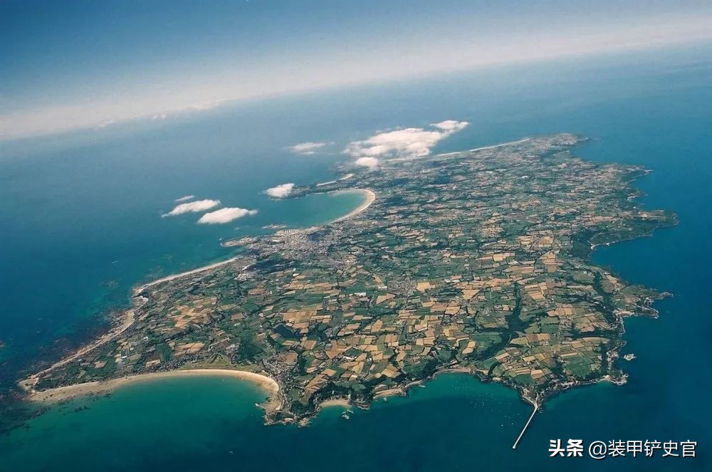 法国飞行员迷航迫降泽西岛,座机被德国人魔改成混血儿