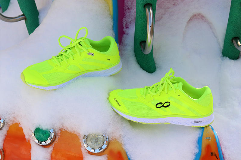 咕咚42k全掌碳板跑鞋怎么样,寒冬已至暖春还远吗