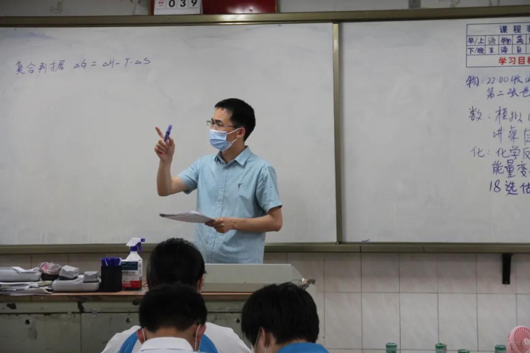 十堰市民感人视频,十堰市东风高中视频