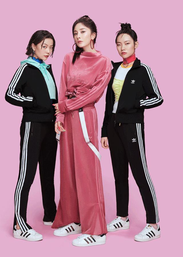 adidas三叶草鞋新版和旧版,adidas三叶草logo倒过来