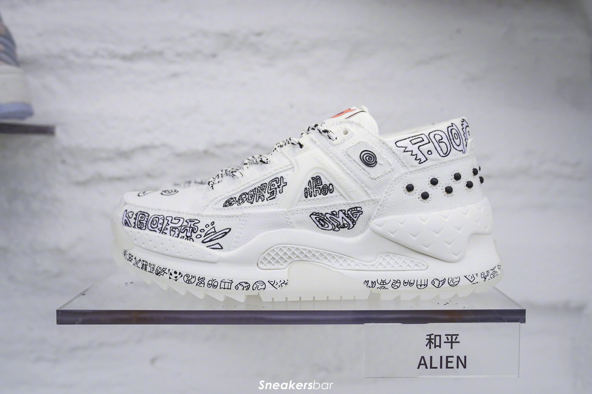 李宁鞋子时装周秀款,李宁走秀款鞋女鞋板鞋