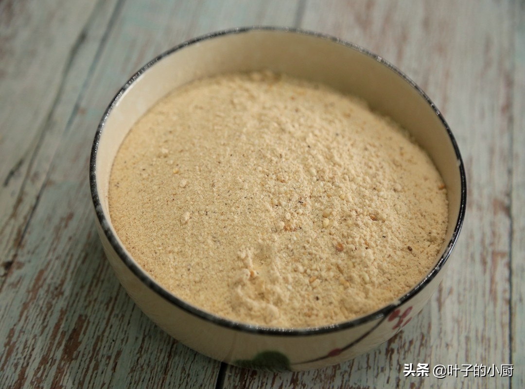 一把蔬菜，三两“秘制粉粉”，比肉还香！知道的人非常少！