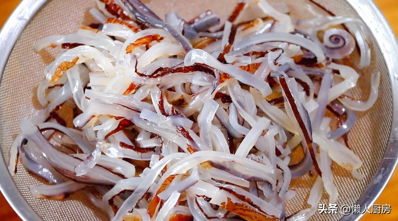 海蜇怎么做口感脆爽,凉拌萝卜海蜇正确方法