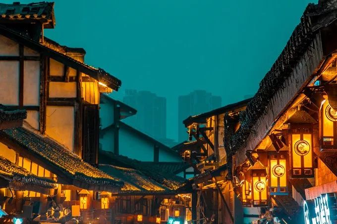 这几条美食街才是人气最旺的地方,最值得去的10条美食街