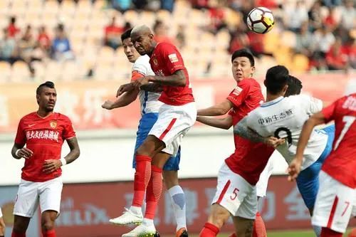 别睡啦,快醒醒,起来看中超啦