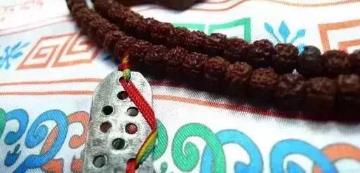 藏式老型佛珠的形制,藏式的佛珠