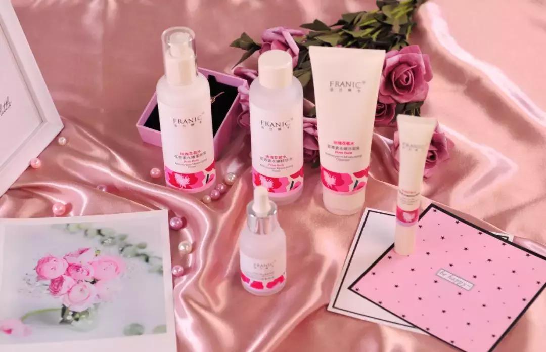 洁面乳使用时脸部有点刺痛,为什么洁面乳用完脸会刺痛