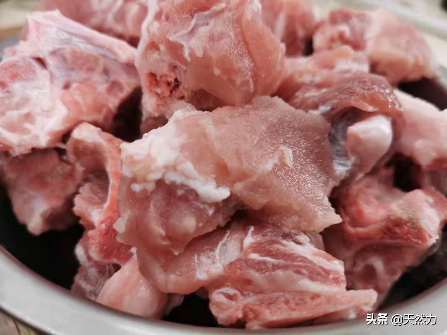 广东板栗骨头汤的做法,排骨靓汤家常煲汤大全