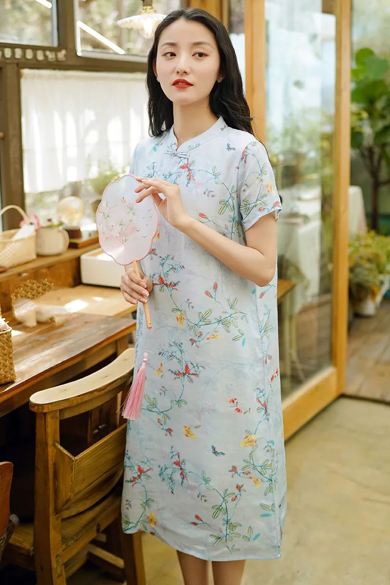 穿苎麻大气从容之美,穿一袭香云纱尽显古典韵美