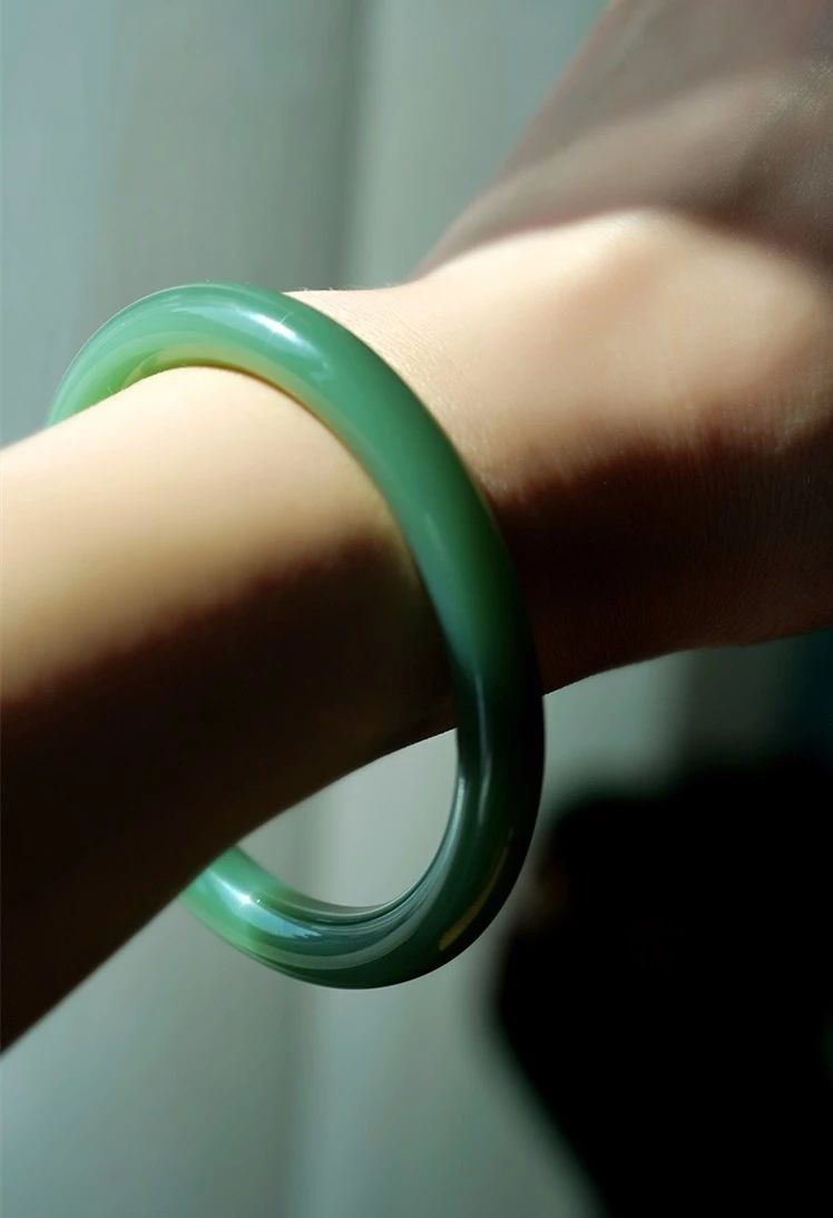 穿金显富贵戴玉保平安,穿金显富贵戴玉保平安完整版