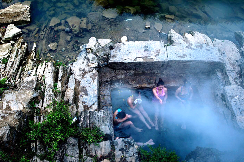 梵净山红云金顶往下看,贵州铜仁梵净山老金顶