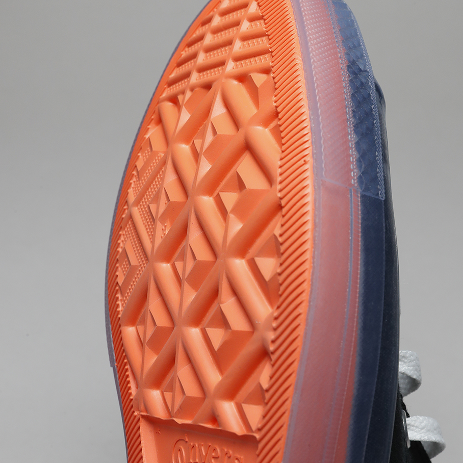 匡威银灰色高帮帆布鞋,脚感爆炸帆布鞋