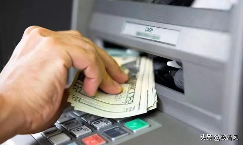 信用卡取现到储蓄卡的钱怎么消费,信用卡取现怎么还有利息