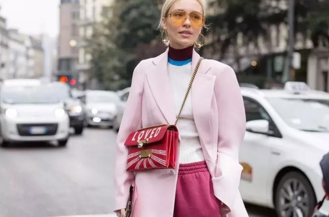 胸大矮个子如何搭配衣服,太瘦的女生胸太小怎么办