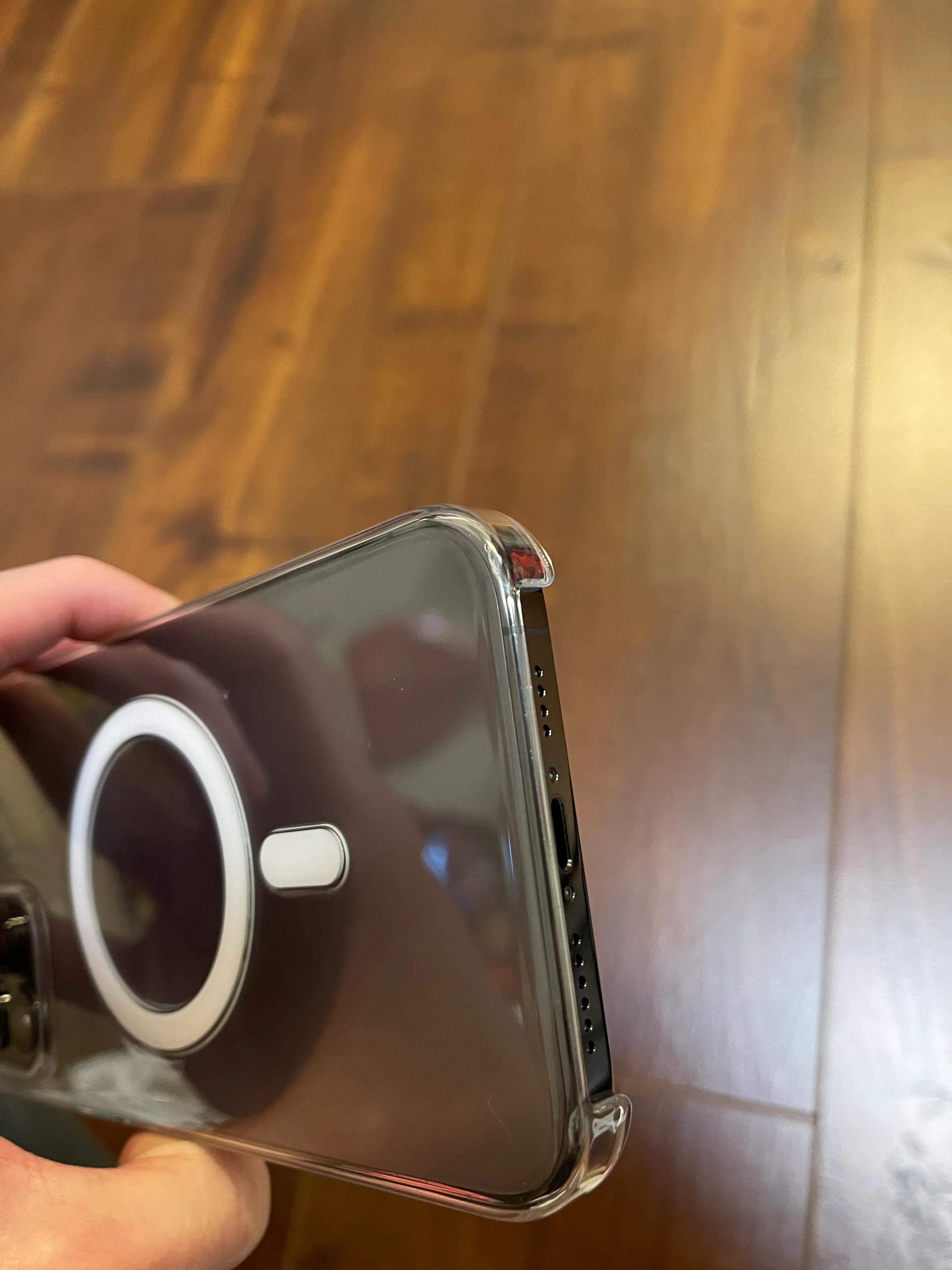 苹果13官方透明手机壳优缺点,苹果原装透明手机壳会变黄吗