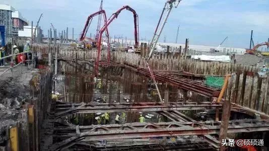 混凝土路面下雨了怎么补救,打完混凝土隔天下雨了怎么办
