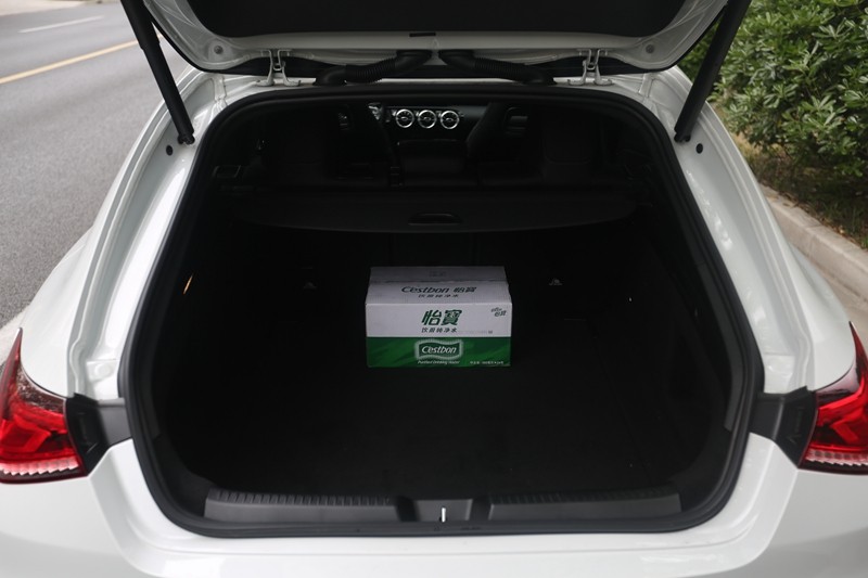 奔驰cla260帅气视频,奔驰cla200猎跑版