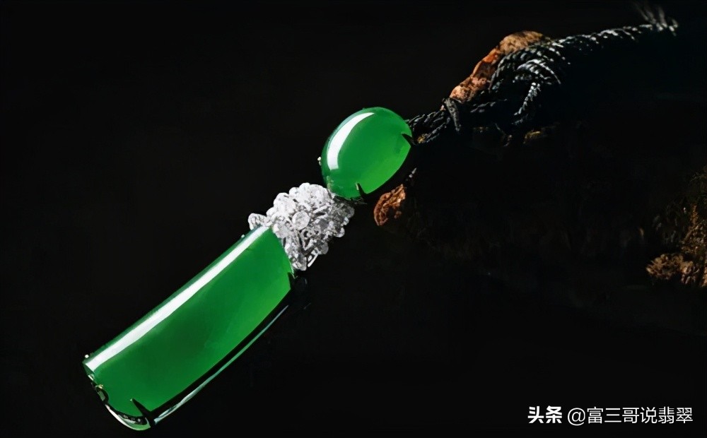 一般怎么买翡翠不会买到假的,平台买翡翠正在鉴别中